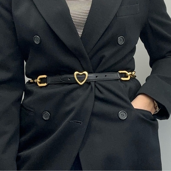 ⛔️SOLD⛔️ESCADA Vintage 90’s Heart Buckle Navy Blue Leather & Gold Chain Waist Be - Picture 6 of 11